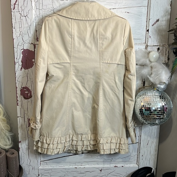 NWOT Pretty Kensie Cream Double-Breasted Women's Jacket Ruffle Detail Hem Medium - Picture 3 of 4